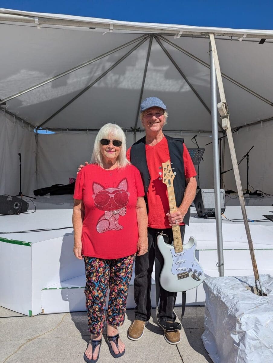 Local Live Lunch | Starring “The Browns Time Machine” and lunch by Black Bellows