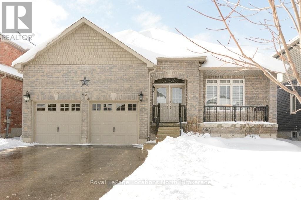 5 bedroom, 4013 sq ft total, all brick bungalow in Mountaincroft is the ultimate in comfort, style and functionality