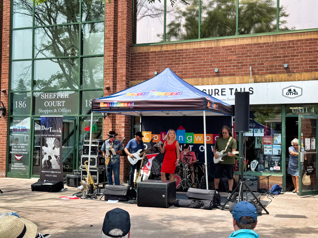 Great Tunes by Deep Tracks @ Local Live Lunch | Delicious Lunch by the Great Team at ‘Brightside Deli!!!   #yummyfood