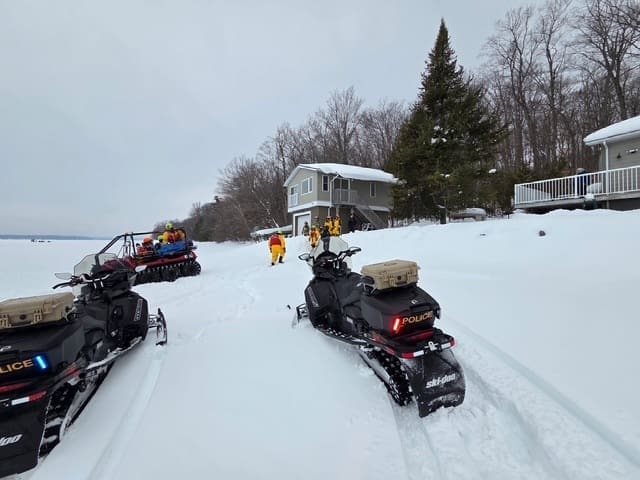 DRAMATIC ICE RESCUE ON GEORGIAN BAY SENDS ONE TO HOSPITAL