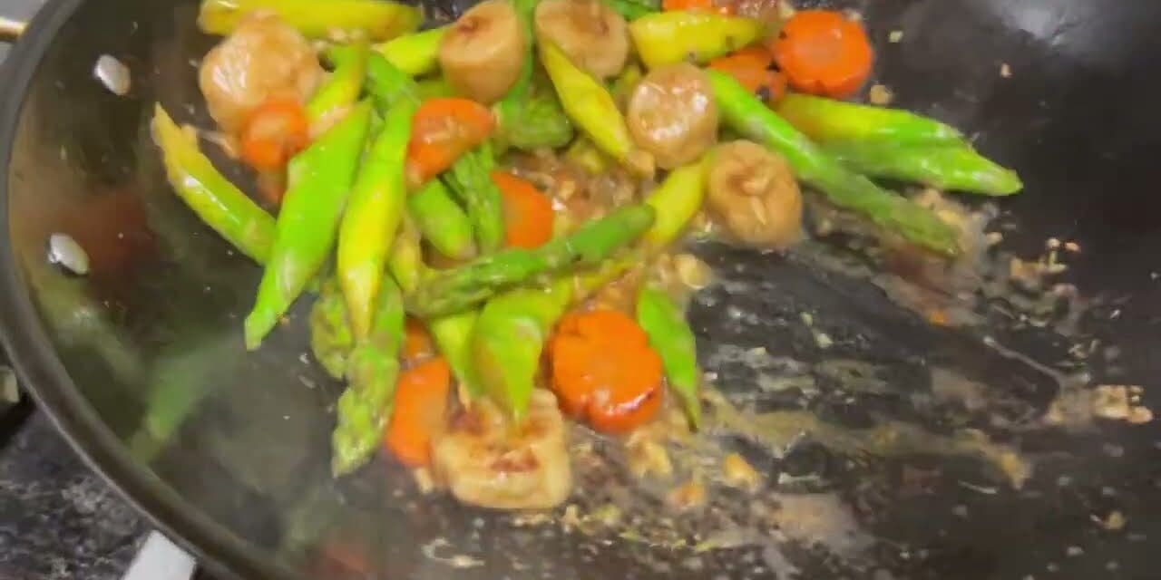 Scallop Asparagus Stir-Fry with Global Garlic Sauces: Chinese-Inspired Spring Seafood for 2026 Wellness
